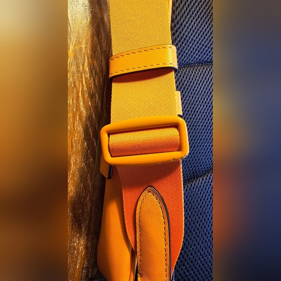 Coach Track Pack In Signature Canvas - Picture 11 of 11